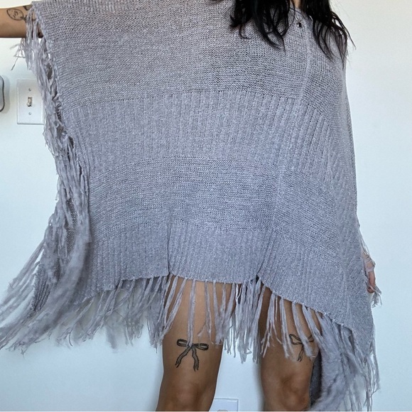 Saga Brand Grey Fringe Poncho - Picture 3 of 5